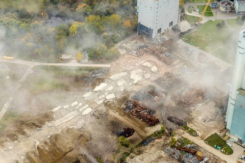 Aerial photo, thousands of spectators watched with great interest as the Gersteinwerk chimney was