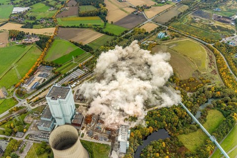 Aerial photo, thousands of spectators watched with great interest as the Gersteinwerk chimney was