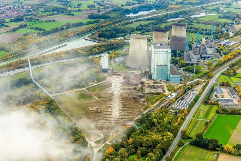 Aerial photo, thousands of spectators watched with great interest as the Gersteinwerk chimney was