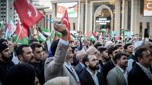 Gaziantep, Türkiye – October 11, 2025: Sehitkamil Mayor Umut Yilmaz takes part in a pro-Gaza march