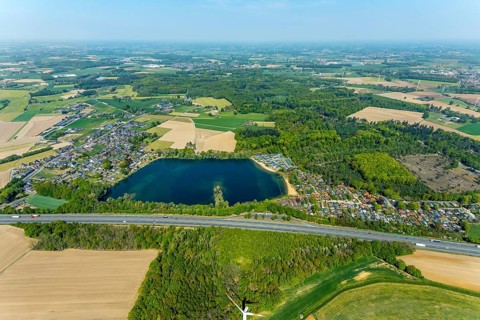 Aerial view, Wolfssee, motorway A3, Vehlingen, Isselburg, Lower Rhine, North Rhine-Westphalia,