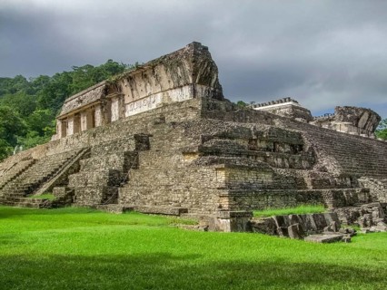 Mayan temple ruins at Palenque in Mexico