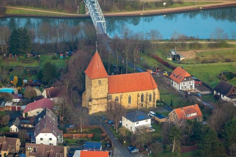 Aerial view of the church St. Maria Magdalena am Stiftsplatz in Flaesheim am Wesel-Datteln-Kanal in