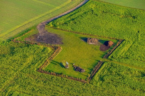 HULLERN 16.12.2020 Grassland- Structures of a field and meadow landscape and agricultural storage