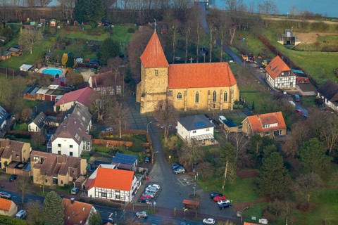 Aerial view of the church St. Maria Magdalena am Stiftsplatz in Flaesheim am Wesel-Datteln-Kanal in