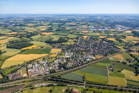 Aerial view, overview Hamm Weetfeld Selmiger Heide, railway line, Hamm, Ruhr area, North