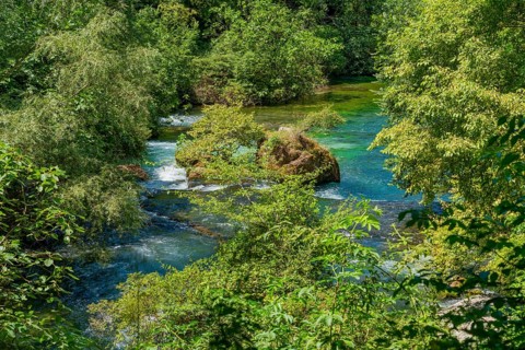 Scenery around the Fontaine-de-Vaucluse, a commune near a same named spring in the southeastern