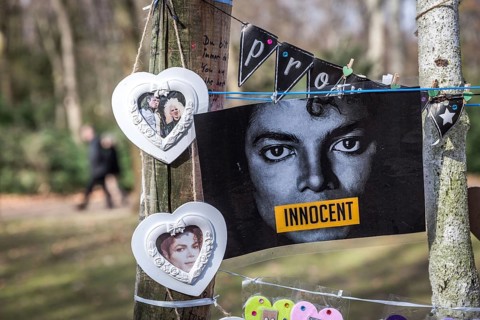 DEU Germany Germany Berlin A tree with fan mail to Michael Jackson has been erected in the
