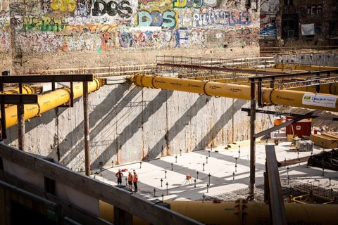 DEU Germany Germany Berlin Workers on the construction site of the Tacheles in Mitte