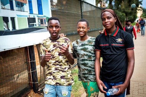 RWA RWANDA Rwanda Kigali Three young people on the street