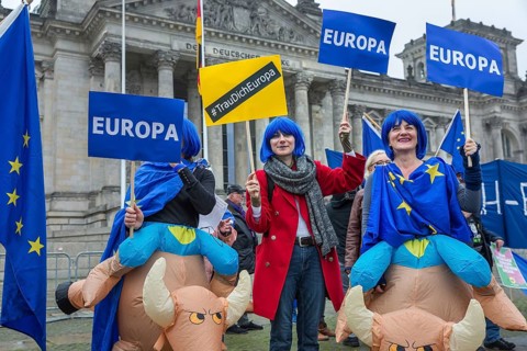DEU Germany Germany Berlin Demonstration for a strong Europe by Puls of Eirope in front of the