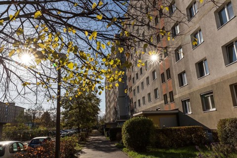 DEU Germany Germany Berlin The sun reflects off a block of flats in Biesdorf