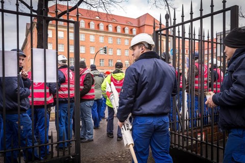 DEU Germany Germany Berlin Siemens employees and their suppliers demonstrate in front of the