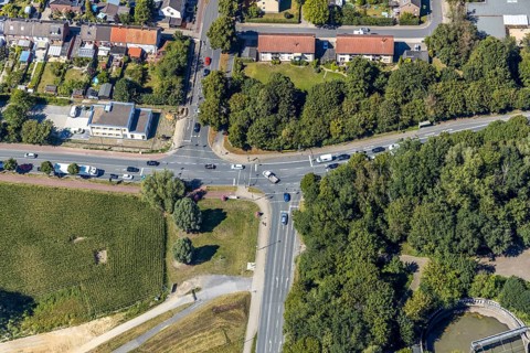 Aerial view, intersection Dolberger Straße, Fährstraße and Amtsstraße in Heessen, Hamm, Ruhr area,