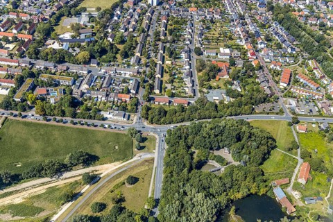 Aerial view, intersection Dolberger Straße, Fährstraße and Amtsstraße in Heessen, Hamm, Ruhr area,