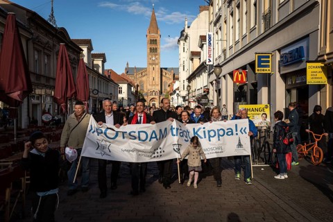 DEU Germany Germany Potsdam With the slogan 'Potsdam wears a kippa', more than a hundred people
