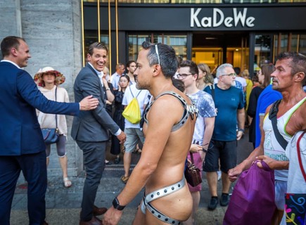 DEU Germany Germany Berlin Scenes of the Christopher Street Day CSD on a hot Saturday . At the
