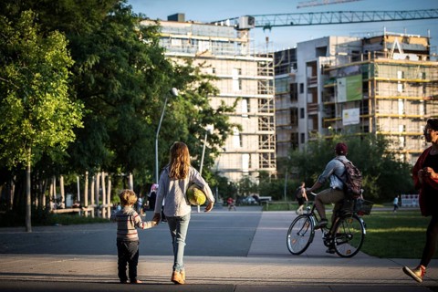 DEU Germany Germany Berlin The new building of the Moeckernkiez construction group on the corner of