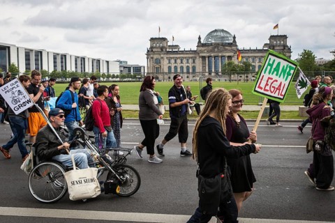 DEU Germany Germany Berlin Scene of the cannabis parade in front of the Reichstag