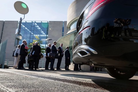 DEU Germany Germany Berlin Employees of the automotive industry on their way to the diesel summit