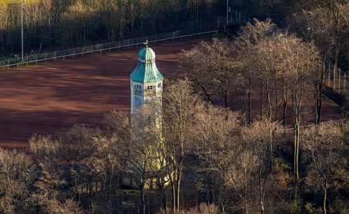 Aerial view, water tower in Volkspark Sodingen, sports field Am Volkspark, Börnig, Herne, Ruhr