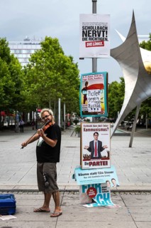 DEU Germany Germany Dresden Impressions of election day in the Saxon state capital.Geiger in the