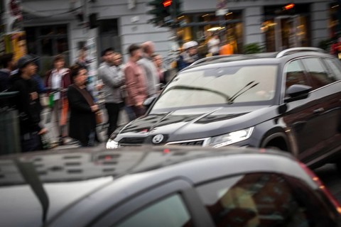 DEU Germany Germany Berlin Street scenes with SUVs at the intersection of Torstraße and Rosenthaler