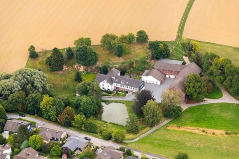 Aerial view, agricultural farm, residential building, Laubecker Straße, Heiligenhaus, Ruhr area,