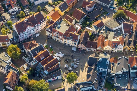 Aerial view, old town, Gänsemarkt with goose fountain, Herford city, Herford, Ostwestfalen-Lippe,