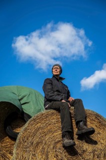 DEU Germany Germany Vetschau The farmer Heiner Lütke Schwienhorst on his farm in Ogrosen