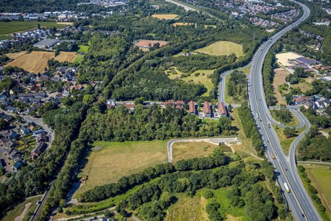 Aerial view, motorway A42, motorway junction Herne Börnig, residential area Sodinger Straße,