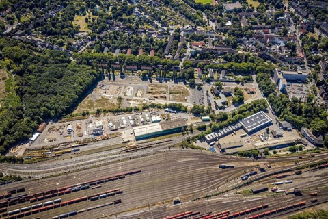 Aerial view, industrial estate Dorneburger Bach, Heitkamp Bauholding, signal box, Herne, Ruhr area,