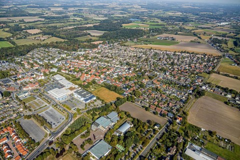 Aerial view, local view Werries, shopping centre Ostwennemarstraße, Freiherr-vom-Stein-Gymnasium,
