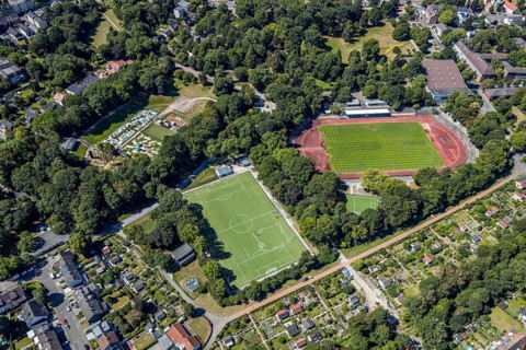 Aerial photo, Mondpalast-Arena, sports hall in the sports park, miniature golf course MGC Rot-Weiß