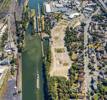 Aerial view, Hafenstraße industrial estate, Rhine-Herne Canal, Alte Schleuse Wanne-Eickel, STEAG