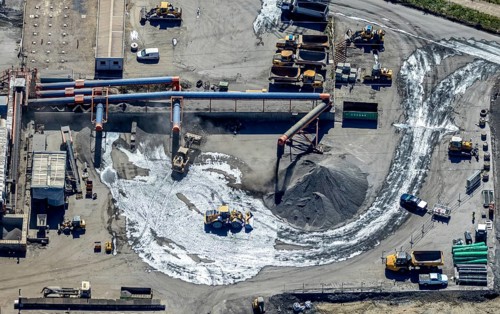 Aerial view, central landfill Emscherbruch ZDE, former Graf Bismarck colliery, loading, lorry