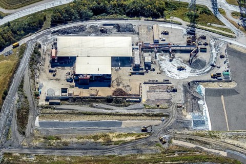 Aerial view, central landfill Emscherbruch ZDE, former Graf Bismarck colliery, loading, lorry