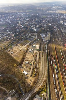 Aerial view, Heitkamp-Brache an der Landgrafenstraße / Langekampstraße, railway tracks freight yard