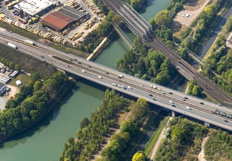 Motorway bridge A43 over the Rhine-Herne Canal is closed for trucks, Emscher, A43 motorway,