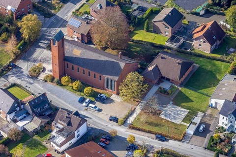Aerial view, Catholic Church of the Holy Family, Rhynern, Hamm, Ruhr area, North Rhine-Westphalia,