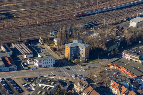 Aerial view, railway subway Kleine Alleestraße, dilapidated high-rise building on Kleine