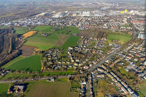 Aerial view, residential area Stresemannstraße, Kamener Straße, district Daberg, industrial area at