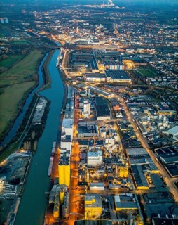 Aerial view, Hammer harbour, Datteln-Hamm canal. River Lippe, Brökelmann + Co, Ölmühle und