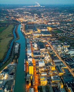 Aerial view, Hammer harbour, Datteln-Hamm canal. River Lippe, Brökelmann + Co, Ölmühle und
