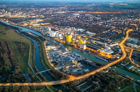 Aerial view, Hammer harbour, Datteln-Hamm canal. River Lippe, Brökelmann + Co, Ölmühle und