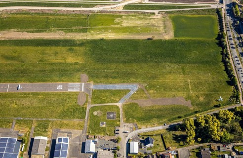 Aerial photo, Hamm-Lippewiesen airfield EDLH, runway markings, Lippe reconstruction, Lippe river,