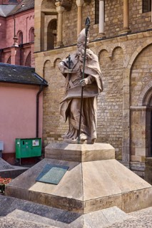 Saint Boniface statue, sandstone statue, St. Martin Cathedral, sunny, Markt Square, Mainz, state