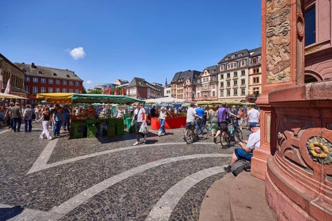 Weekly market, market stalls, general architecture, historic buildings, sidewalk made of marble