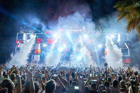 EDITORIAL and NEWS ONLY, CO2 machine cannon at edm performance, stage view of rare moment of joint