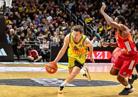 Basketball BBL Bundesliga, Alba Berlin - FC Bayern Munich Basketball from left Martin Hermannsson